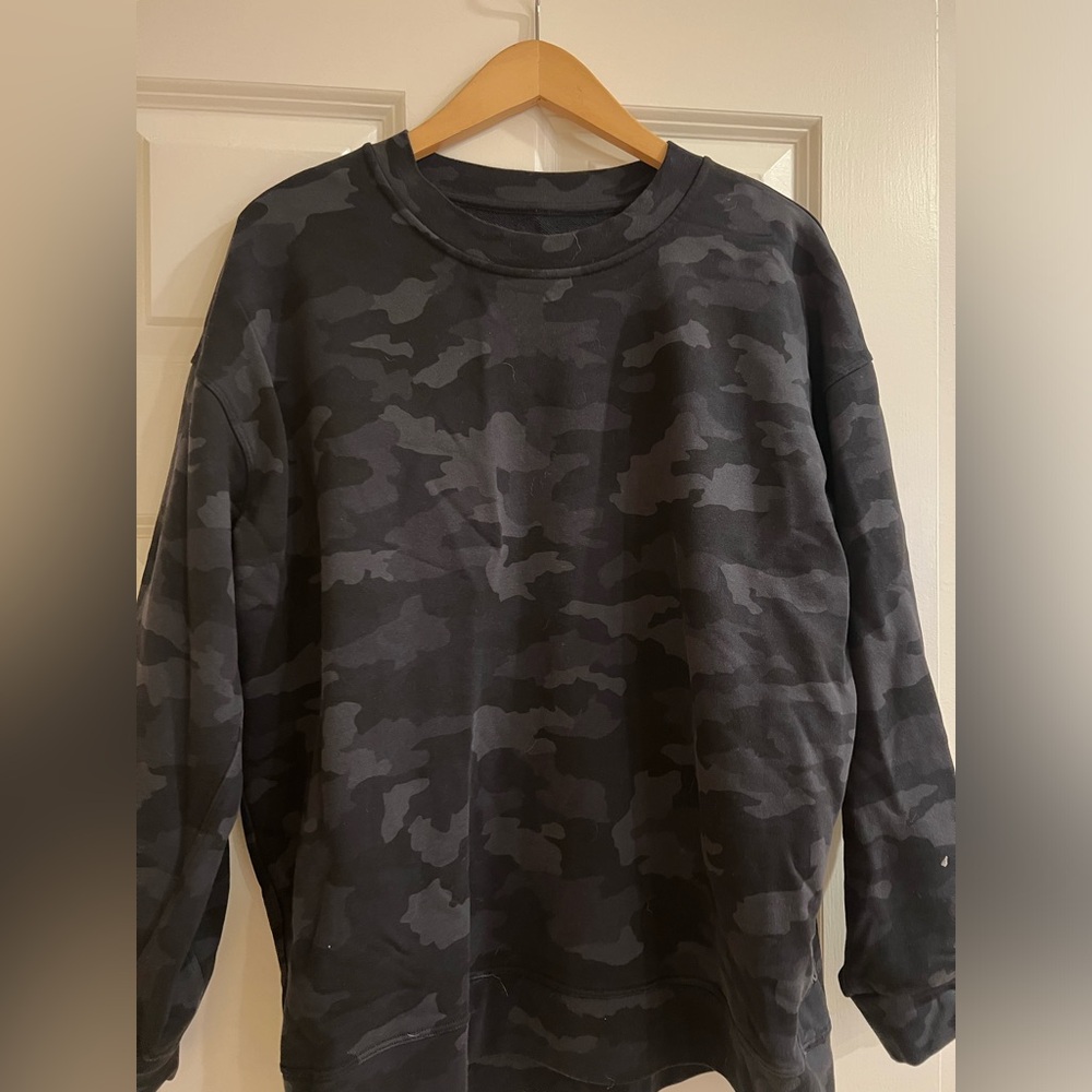 Women Lululemon sweatshirt